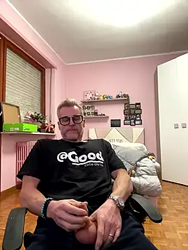 Snapshot of Axl_hot chatting on January 11, 2:55 pm Axl hot online show from January 11, 2:55 pm