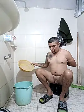 Snapshot of SecurePlanet9 chatting on January 14, 3:34 am SecurePlanet9 online show from January 14, 3:34 am