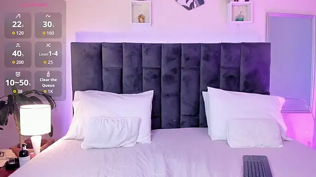 Phillicious   online show from September 13, 9:36 pm