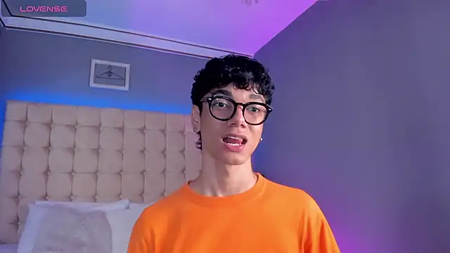 Phillicious   online show from September 16, 1:17 am