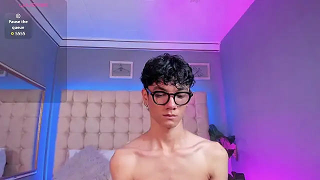 Phillicious   online show from September 19, 9:48 pm