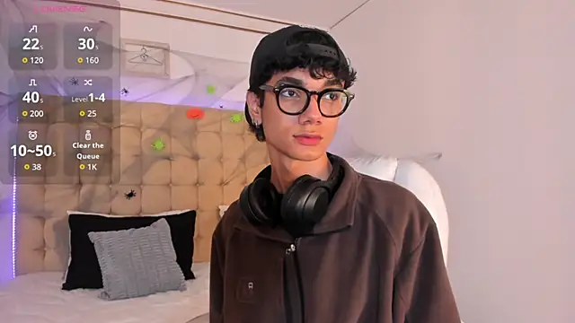 Phillicious   online show from October 15, 12:00 am