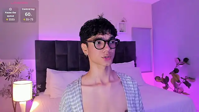 Phillicious   online show from November 22, 10:42 pm