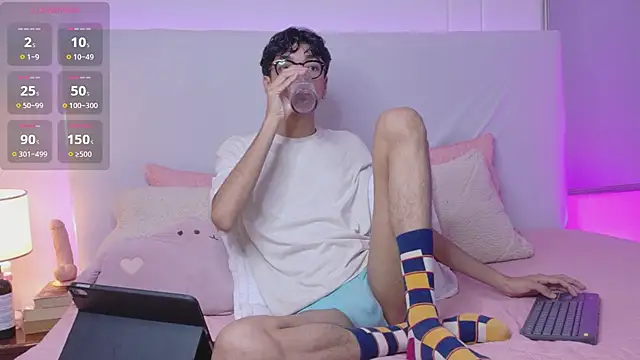 Phillicious   online show from July 6, 8:55 pm