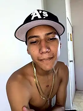 Snapshot of Toy_boy777 chatting on January 18, 3:21 am Toy boy777 online show from January 18, 3:21 am