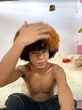 Snapshot of Alexis_Spicter chatting on December 4, 7:44 pm Alexis Spicter online show from December 4, 7:44 pm