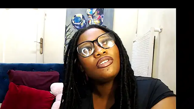 Snapshot of CurvyCocoxxx chatting on April 28, 6:13 pm CurvyCocoxxx online show from April 28, 6:13 pm
