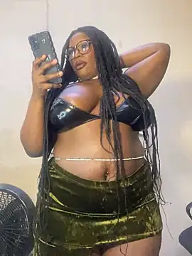 Snapshot of CurvyCocoxxx chatting on May 20, 9:43 pm CurvyCocoxxx online show from May 20, 9:43 pm