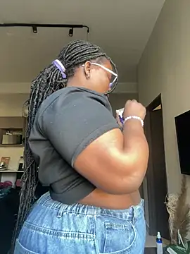 Snapshot of CurvyCocoxxx chatting on May 31, 7:37 am CurvyCocoxxx online show from May 31, 7:37 am
