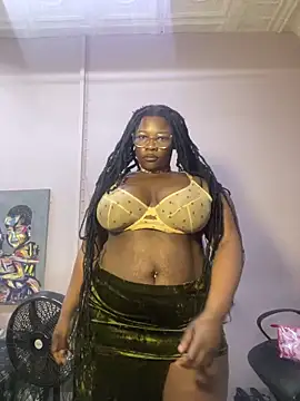 Snapshot of CurvyCocoxxx chatting on June 4, 7:14 am CurvyCocoxxx online show from June 4, 7:14 am