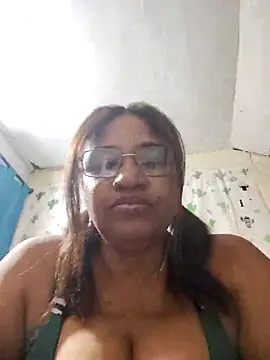 Snapshot of Avannay chatting on February 3, 2:53 am Avannay online show from February 3, 2:53 am