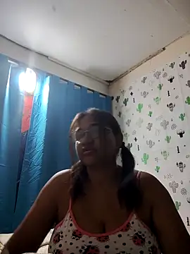 Snapshot of Avannay chatting on February 4, 1:55 am Avannay online show from February 4, 1:55 am
