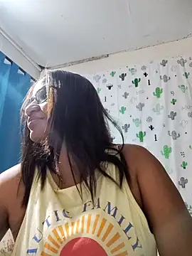 Snapshot of Avannay chatting on February 19, 2:07 am Avannay online show from February 19, 2:07 am