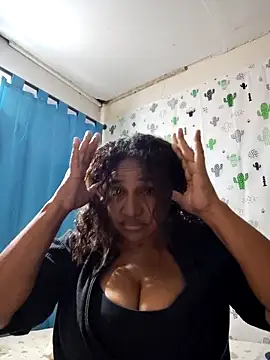 Snapshot of Avannay chatting on April 18, 1:42 am Avannay online show from April 18, 1:42 am