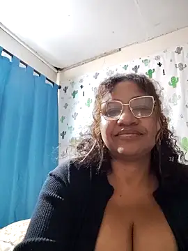 Snapshot of Avannay chatting on April 24, 12:46 am Avannay online show from April 24, 12:46 am
