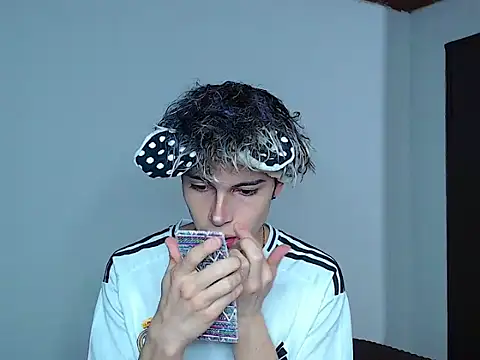 john vichenso online show from November 26, 11:17 pm