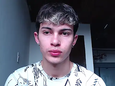 john vichenso online show from February 26, 8:30 pm