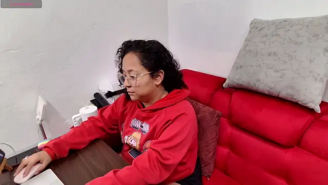 Snapshot of Sophiaburton chatting on September 30, 7:08 pm Sophiaburton online show from September 30, 7:08 pm