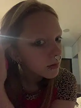 VesnaCrystal online show from June 6, 7:51 pm