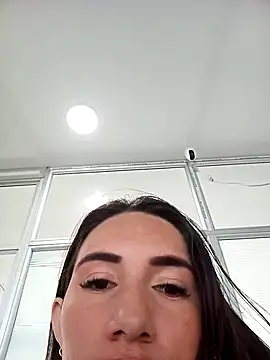 Snapshot of xxx_Alice_ chatting on October 13, 12:05 pm xxx Alice  online show from October 13, 12:05 pm