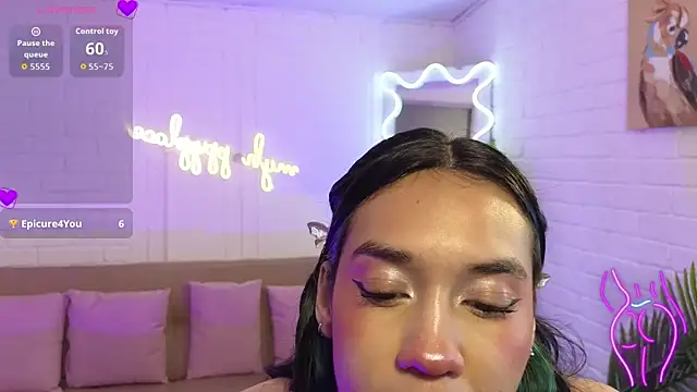 artemiss tay online show from November 3, 7:15 pm