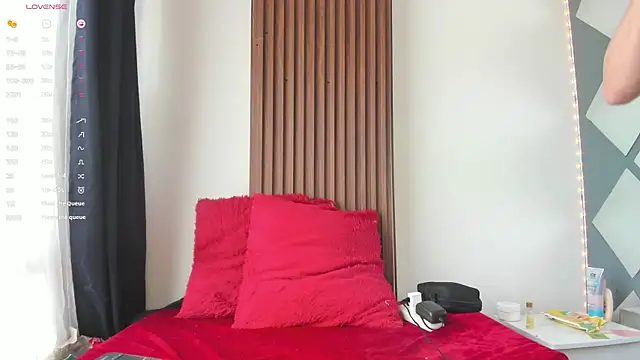 hannah lover online show from September 10, 7:47 pm