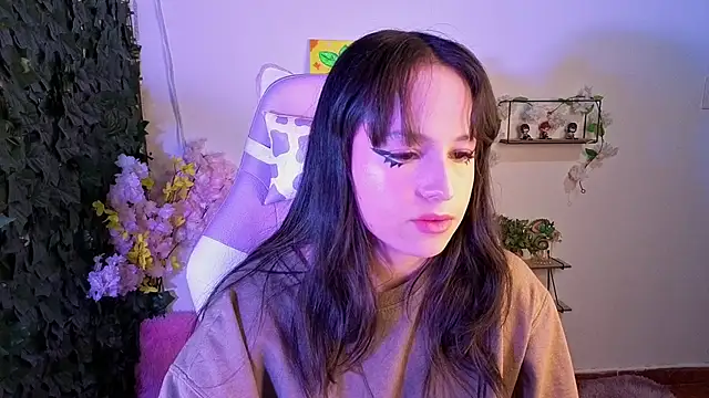 Eymmy 24 online show from May 6, 1:36 am