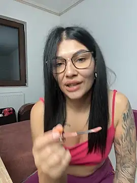 Snapshot of MiaKiittyy chatting on October 9, 4:38 pm MiaKiittyy online show from October 9, 4:38 pm