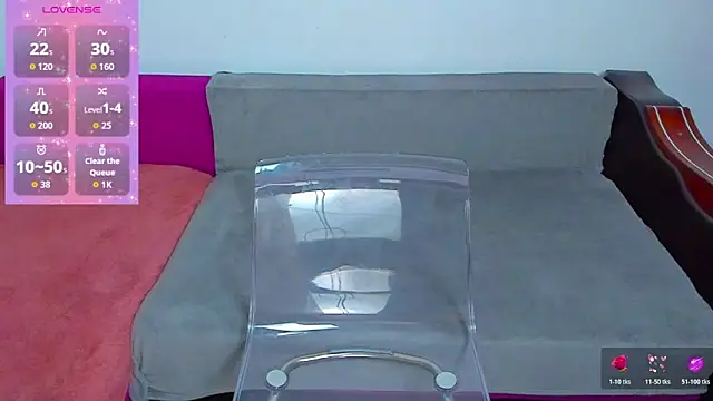 Snapshot of MiaKiittyy chatting on October 17, 4:42 pm MiaKiittyy online show from October 17, 4:42 pm