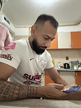 Snapshot of MiaKiittyy chatting on October 21, 8:53 pm MiaKiittyy online show from October 21, 8:53 pm