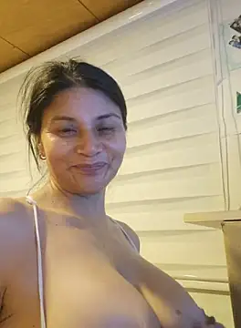 Snapshot of Arkai1 chatting on October 18, 3:20 am Arkai1 online show from October 18, 3:20 am