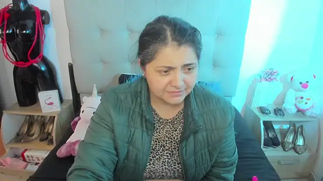 Snapshot of TifanyAmazinng chatting on December 3, 12:14 pm TifanyAmazinng online show from December 3, 12:14 pm