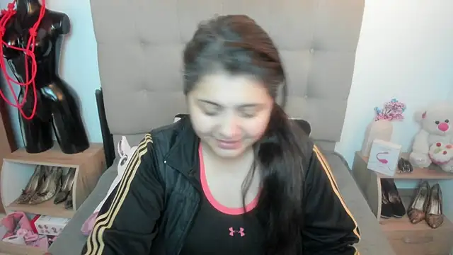 Snapshot of TifanyAmazinng chatting on December 4, 12:25 pm TifanyAmazinng online show from December 4, 12:25 pm