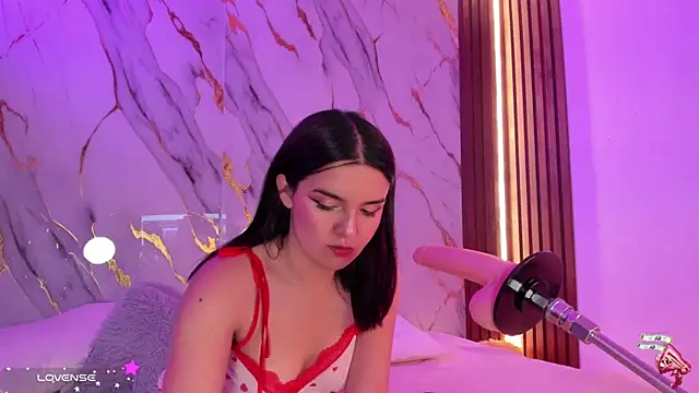 Snapshot of alicecute77 chatting on September 11, 2:22 am alicecute77 online show from September 11, 2:22 am