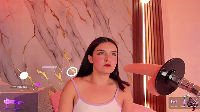 Snapshot of alicecute77 chatting on September 13, 2:22 am alicecute77 online show from September 13, 2:22 am