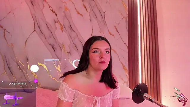 Snapshot of alicecute77 chatting on September 26, 3:21 am alicecute77 online show from September 26, 3:21 am