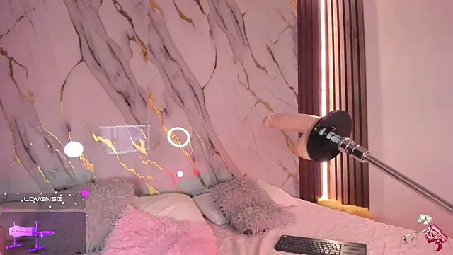 Snapshot of alicecute77 chatting on September 27, 3:33 am alicecute77 online show from September 27, 3:33 am