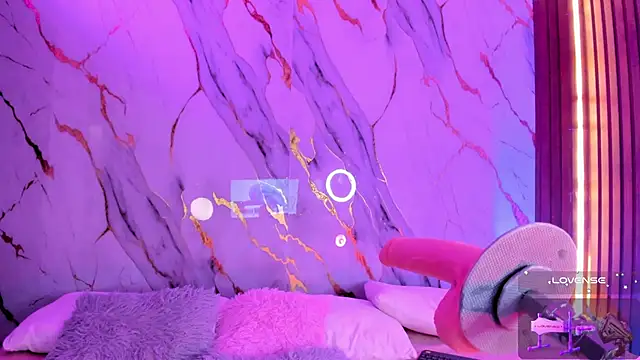 Snapshot of alicecute77 chatting on October 30, 2:35 am alicecute77 online show from October 30, 2:35 am