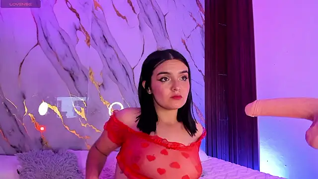 Snapshot of alicecute77 chatting on February 7, 2:26 am alicecute77 online show from February 7, 2:26 am