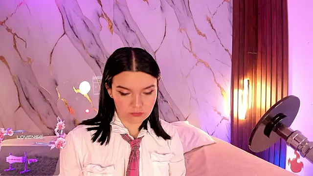 Snapshot of alicecute77 chatting on February 20, 2:19 am alicecute77 online show from February 20, 2:19 am