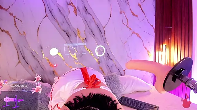 Snapshot of alicecute77 chatting on February 22, 2:24 am alicecute77 online show from February 22, 2:24 am