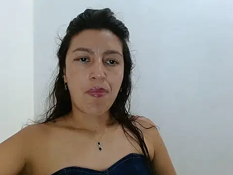 Snapshot of SarahFriendly chatting on July 16, 6:14 pm SarahFriendly online show from July 16, 6:14 pm