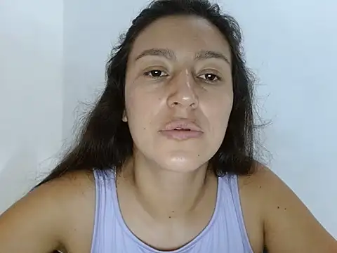 Snapshot of SarahFriendly chatting on July 28, 2:13 pm SarahFriendly online show from July 28, 2:13 pm