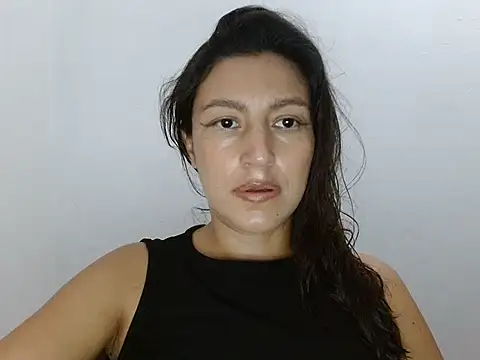 Snapshot of SarahFriendly chatting on August 2, 12:09 am SarahFriendly online show from August 2, 12:09 am