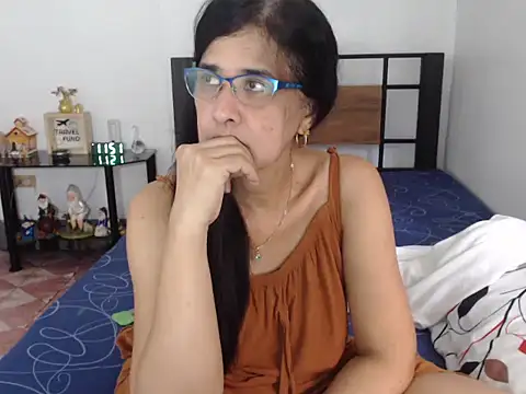 Prettysweetmum online show from November 26, 3:51 am