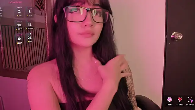 Snapshot of Darky_Doll chatting on February 13, 10:17 pm Darky Doll online show from February 13, 10:17 pm