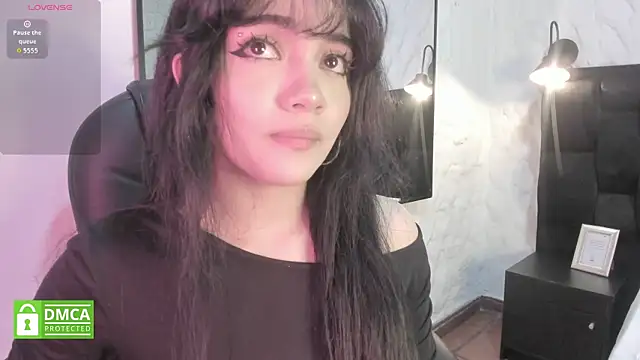 Snapshot of Darky_Doll chatting on February 23, 9:01 pm Darky Doll online show from February 23, 9:01 pm