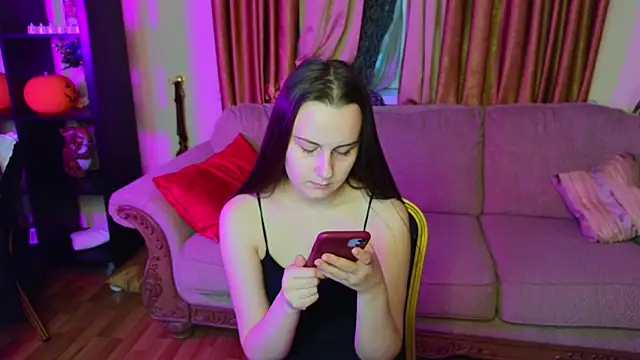 Kelly Cartier online show from November 5, 11:21 am