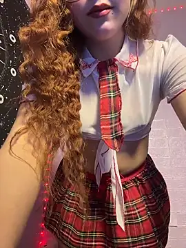 ZeziGamingg online show from March 4, 5:35 am