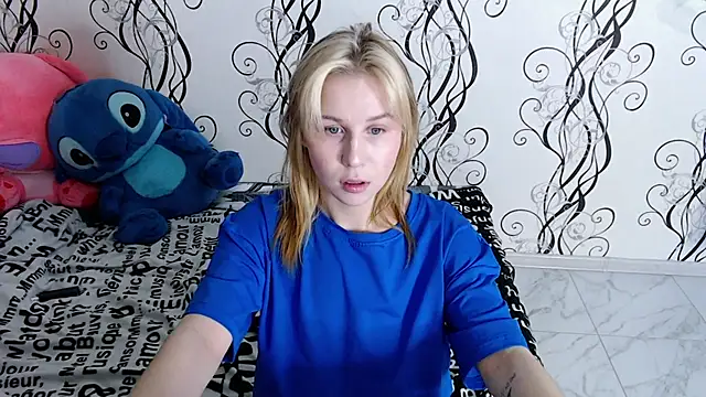 RoyAngela online show from April 7, 1:28 am